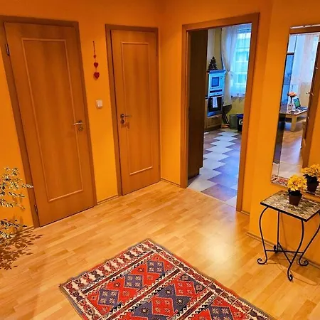 Daire Family For 6, 10mins To Centre, Free Parking, Quiet Location, New Furniture, Balcony