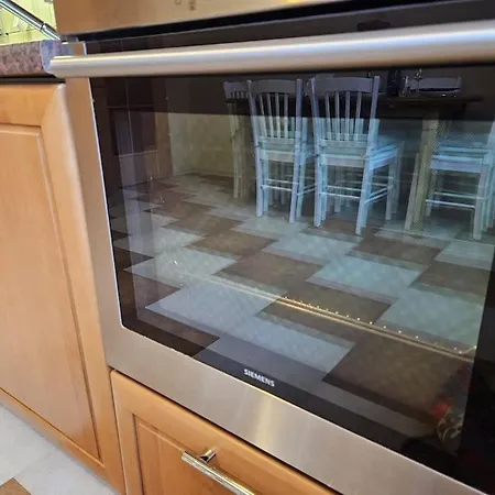 Family For 6, 10mins To Centre, Free Parking, Quiet Location, New Furniture, Balcony Daire *